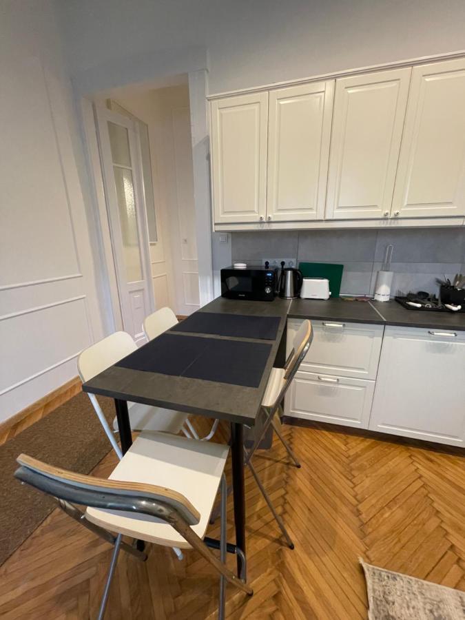 Flower Apartment Budapest Esterno foto