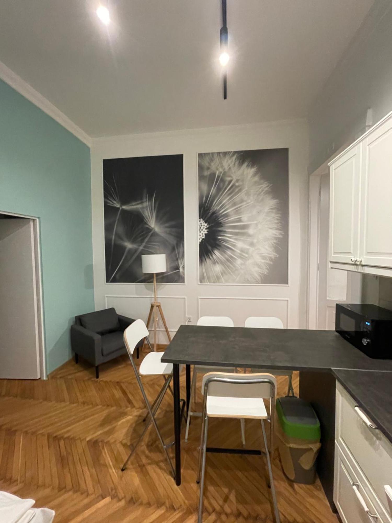 Flower Apartment Budapest Esterno foto