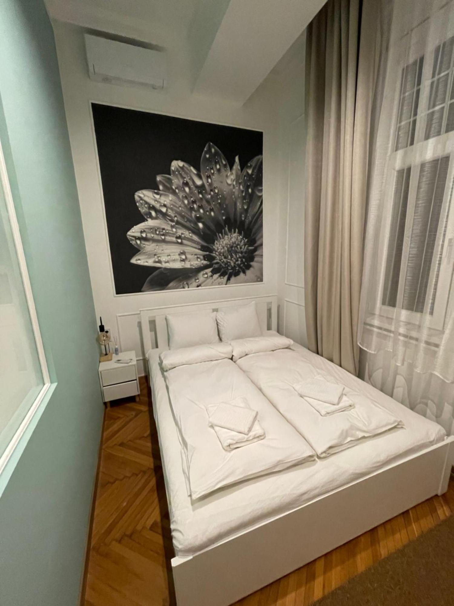 Flower Apartment Budapest Esterno foto